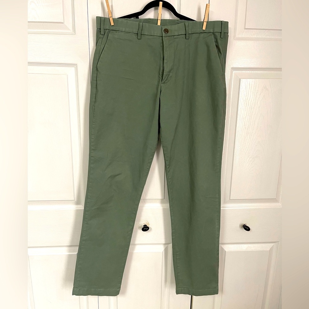 EUC Gap men’s chinos